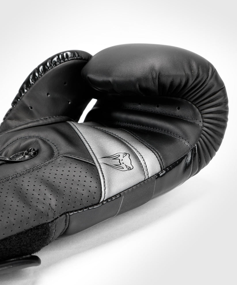 Venum elite boxing gloves with outlet laces