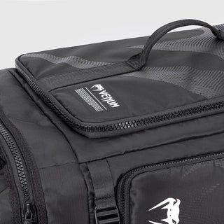 Sports bag Venum Shockwave Convertible 48 Lt Black 