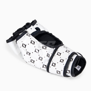 MMA gloves Fairtex 4 oz FGV17 White 
