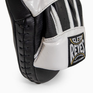 Punch mitts Cleto Reyes Curvy 