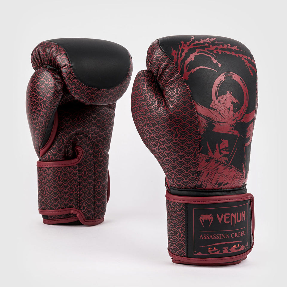 Boxing gloves Venum Assassin's Creed Shadows Red-black - Combat Arena