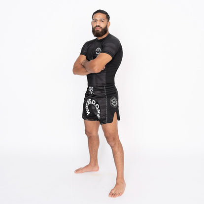 Short de Muay Thaï Wicked One Infinit – Noir/Rouge | Fight Equipment UK Short de Muay Thaï Wicked One Infinit – Noir/Rouge | Fight Equipment UK
