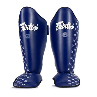 Shinguards Fairtex Competition SP5 with blue footrests 