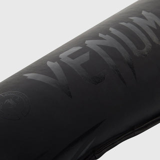 shinguards with Parapiede Venum Challenger Nero Black 