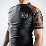 Rashguard Half Sumo Sugoi Ranked Brown-Combat Arena