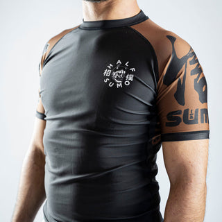 Rashguard Half Sumo Sugoi Ranked Brown-Combat Arena