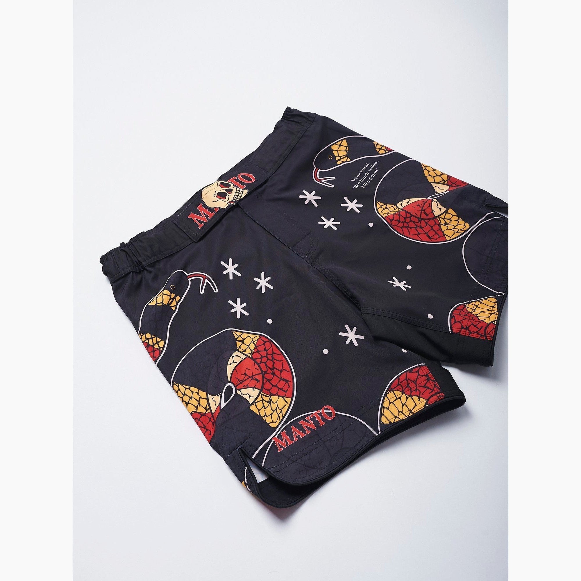 MMA shorts Manto Coral black